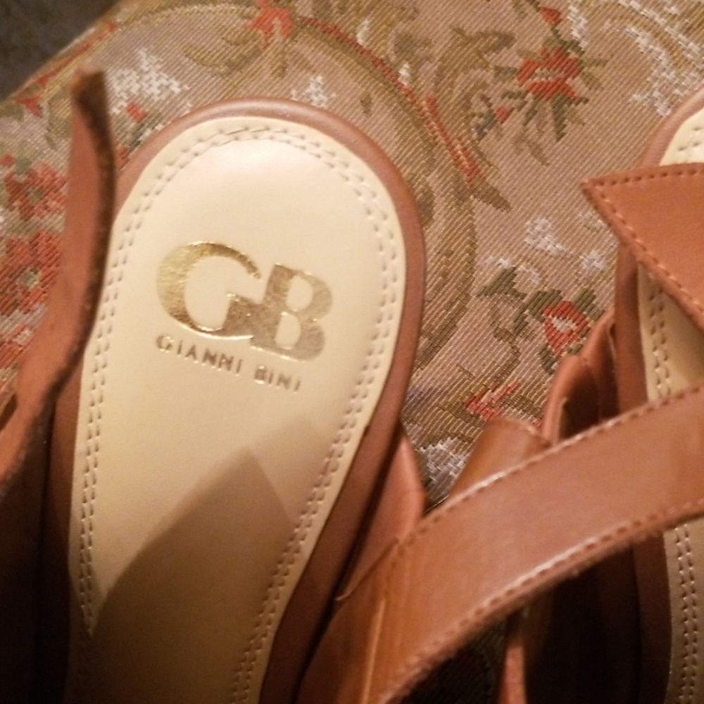 Shoes - Picture 4 of 4
